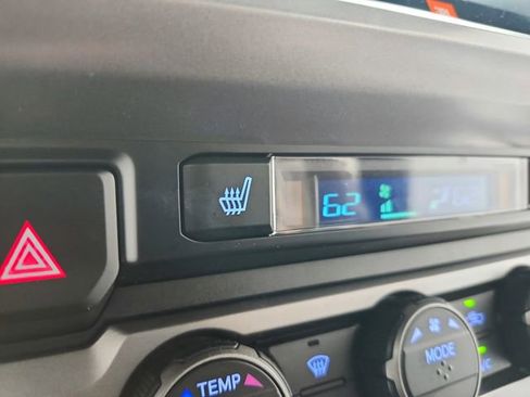 Used 2019 Toyota Tacoma Limited image 32