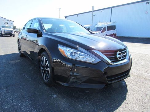 Used 2018 Nissan Altima 2.5 SV image 3