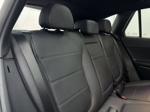 Used 2026 Mercedes-Benz GLC 300 image 26