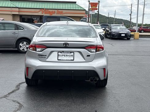 Used 2025 Toyota Corolla SE FWD image 4