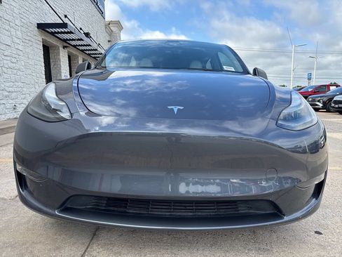 Used 2023 Tesla Model Y Performance AWD/4WD image 2