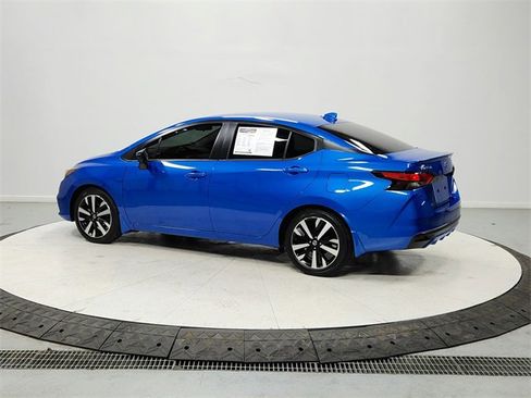 Used 2022 Nissan Versa SR w/ Convenience Package image 5