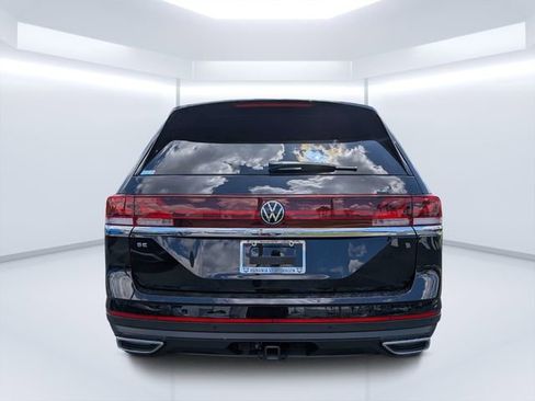 Certified 2025 Volkswagen Atlas SE FWD image 4