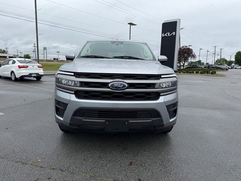 Used 2024 Ford Expedition XLT RWD image 2