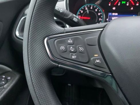 Used 2023 Chevrolet Equinox LT image 18