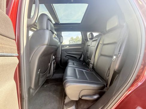 Used 2017 Jeep Grand Cherokee Limited w/ Luxury Group II AWD/4WD image 15