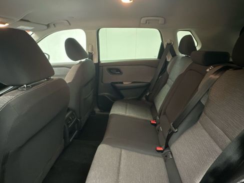 Used 2022 Nissan Rogue S image 10