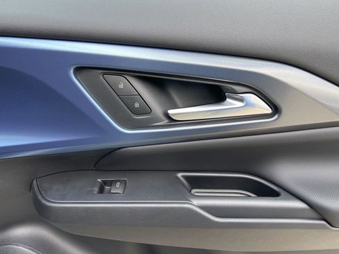 New 2026 Chevrolet Equinox EV LT image 28