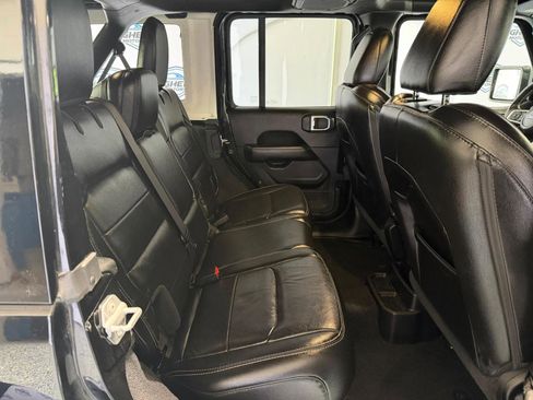 Used 2020 Jeep Wrangler Unlimited Sahara AWD/4WD image 22