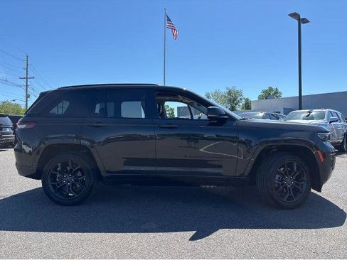 Used 2024 Jeep Grand Cherokee Limited 4xe AWD/4WD image 5