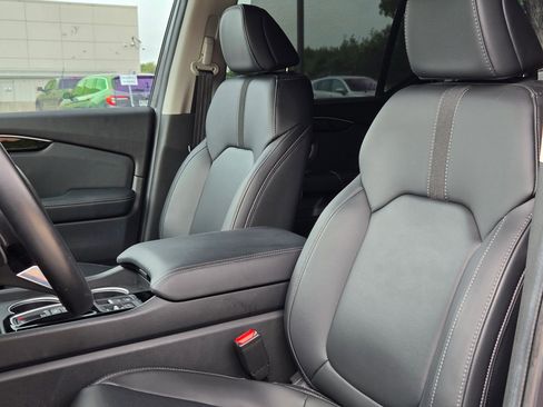 Used 2023 Honda Pilot Touring image 13