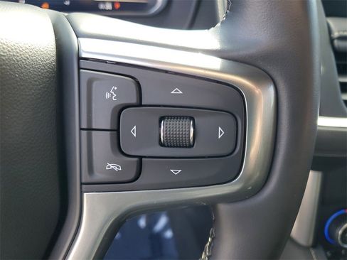 Used 2024 Chevrolet Suburban Premier image 12