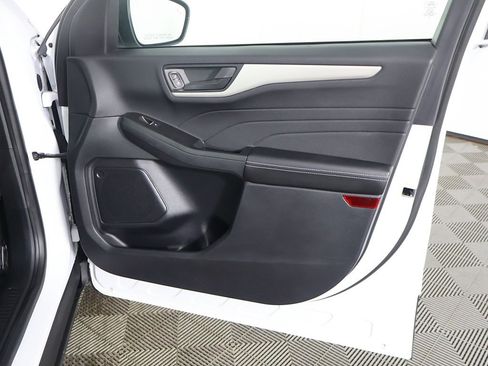 Used 2022 Ford Escape SE image 21