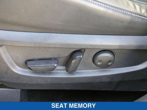 Used 2021 INFINITI QX50 Essential w/ Convenience Package image 28