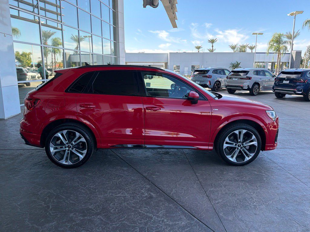 Used 2021 Audi Q3 2.0T Premium w/ Convenience Package AWD/4WD image 3