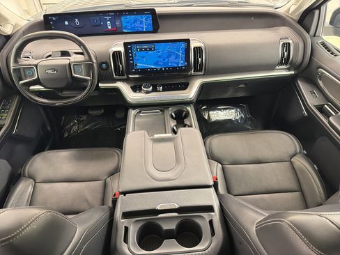 Certified 2025 Ford Expedition Max Platinum AWD/4WD image 16