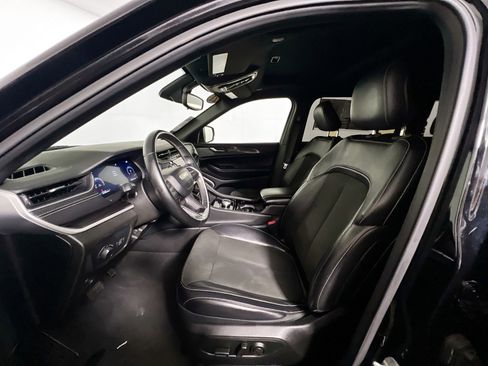 Used 2021 Jeep Grand Cherokee L Laredo image 14