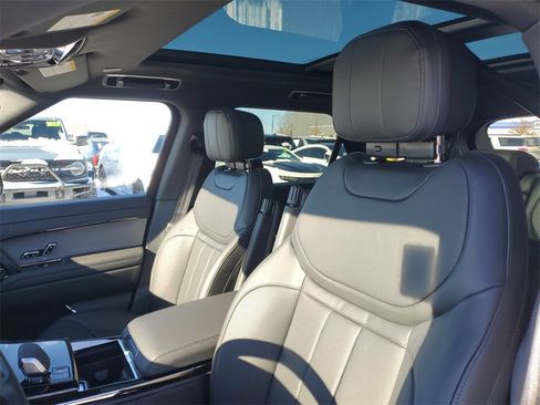 New 2026 Land Rover Range Rover Sport SE image 11