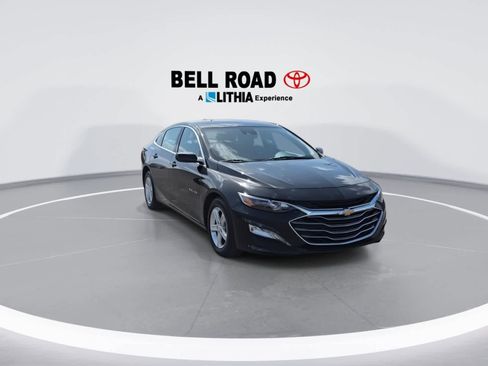 Used 2023 Chevrolet Malibu LT FWD image 2