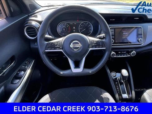 Used 2018 Nissan Kicks SV FWD image 6