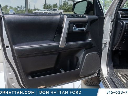 Used 2020 Toyota 4Runner SR5 Premium w/ Moonroof Package AWD/4WD image 17