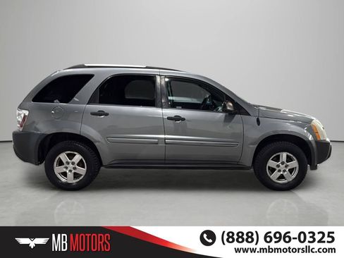 Used 2005 Chevrolet Equinox LS w/ Preferred Equipment Group AWD/4WD image 3