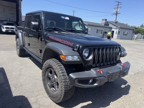 Used 2022 Jeep Gladiator Rubicon w/ Cold Weather Group AWD/4WD image 3