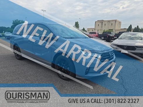 Used 2023 Honda Odyssey Sport image 2