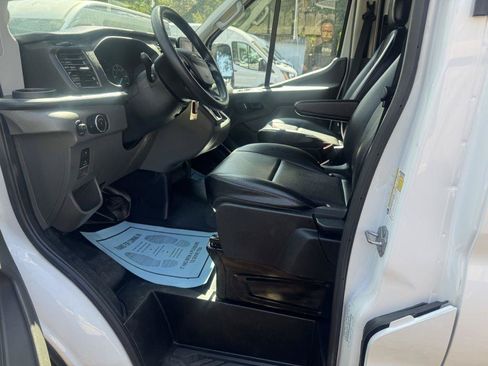 Used 2025 Ford Transit 250 148 Medium Roof RWD image 9