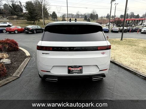 Used 2025 Land Rover Range Rover Sport Dynamic SE image 7