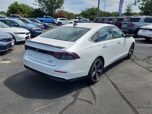 Used 2024 Honda Accord Sport image 6