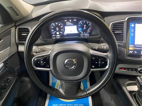 Used 2021 Volvo XC90 T5 Momentum w/ Climate Package image 11