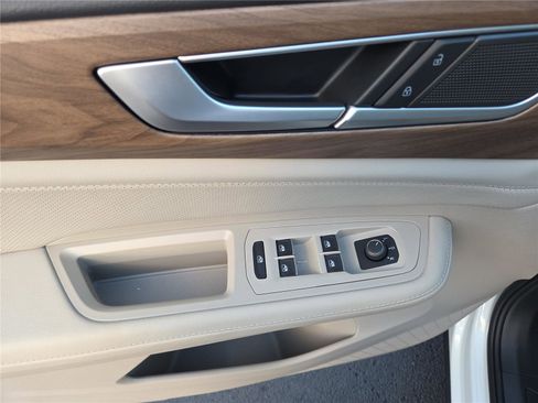 New 2026 Volkswagen Atlas SE image 11