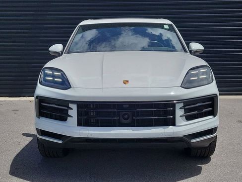 Certified 2025 Porsche Cayenne AWD/4WD image 10