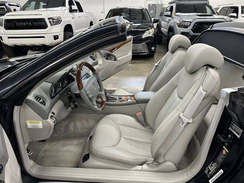 Used 2005 Mercedes-Benz SL 500 w/ AMG Sport Pkg image 13
