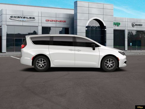 New 2026 Chrysler Voyager LX image 9