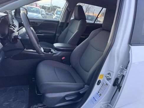 Certified 2020 Toyota RAV4 LE image 14