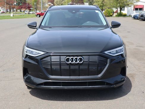 Used 2021 Audi e-tron Premium w/ Towing Package AWD/4WD image 2