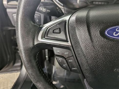 Used 2020 Ford Fusion SEL image 17