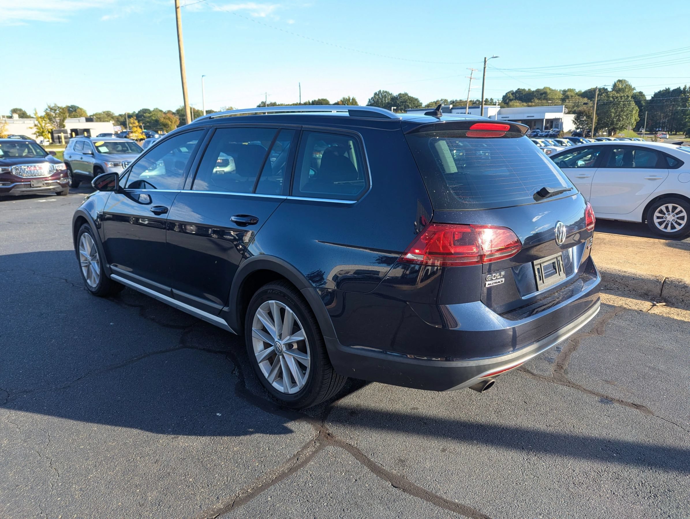 Used 2017 Volkswagen Golf Alltrack S AWD/4WD image 5