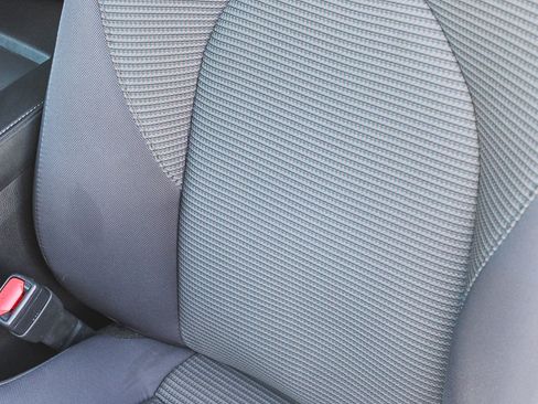 Used 2021 Toyota Highlander L FWD image 23