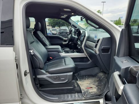 Used 2022 Ford F250 Lariat w/ Black Appearance Package AWD/4WD image 22