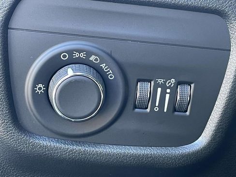 Used 2024 Jeep Grand Cherokee L Laredo image 18