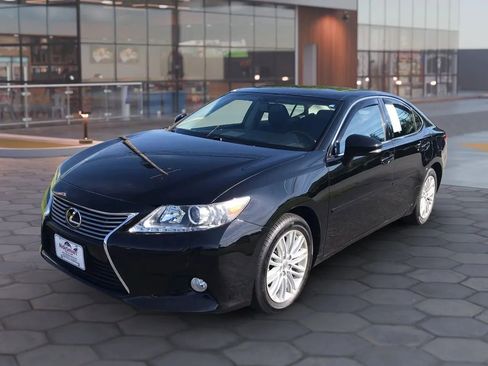 Used 2013 Lexus ES 350 w/ Luxury Pkg FWD image 6