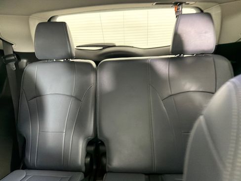 Used 2019 Buick Enclave Essence FWD image 22