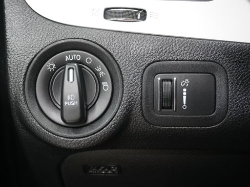 Used 2019 Dodge Journey SE w/ Connectivity Group FWD image 20
