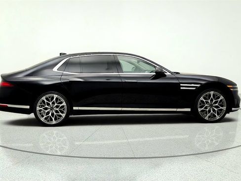 Used 2025 Genesis G90 3.5T AWD/4WD image 4