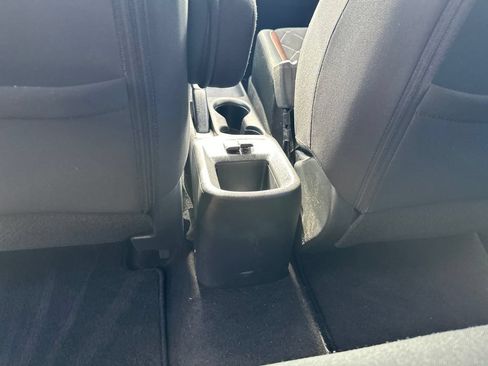 Used 2019 Nissan Kicks SR w/ Exterior Package FWD image 30