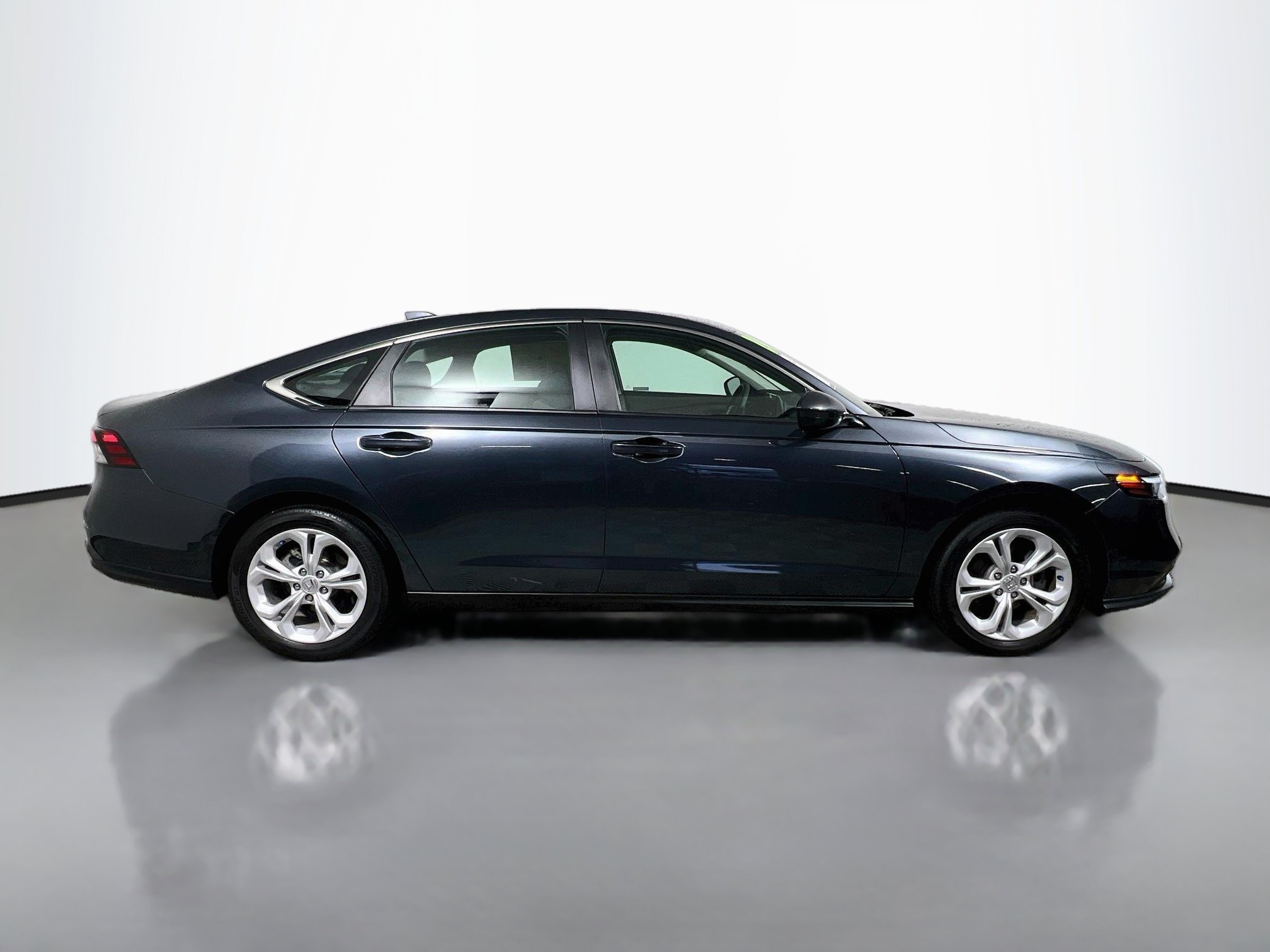 Used 2024 Honda Accord LX image 3