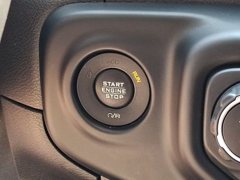 Used 2019 Jeep Wrangler Unlimited Sahara w/ Quick Order Package 24M Moab AWD/4WD image 25